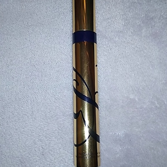 Estee Lauder lash multiplying volume mascara - Picture 2 of 3